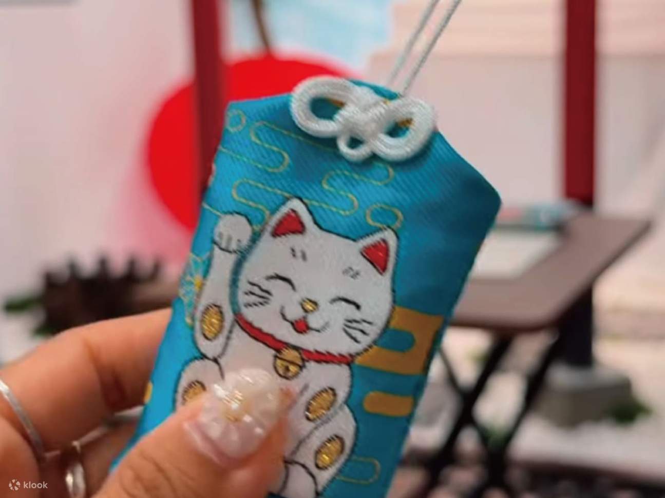 KAZARU MARKET] 招き猫チャーム作り、神社参拝、漢字名 - Klook